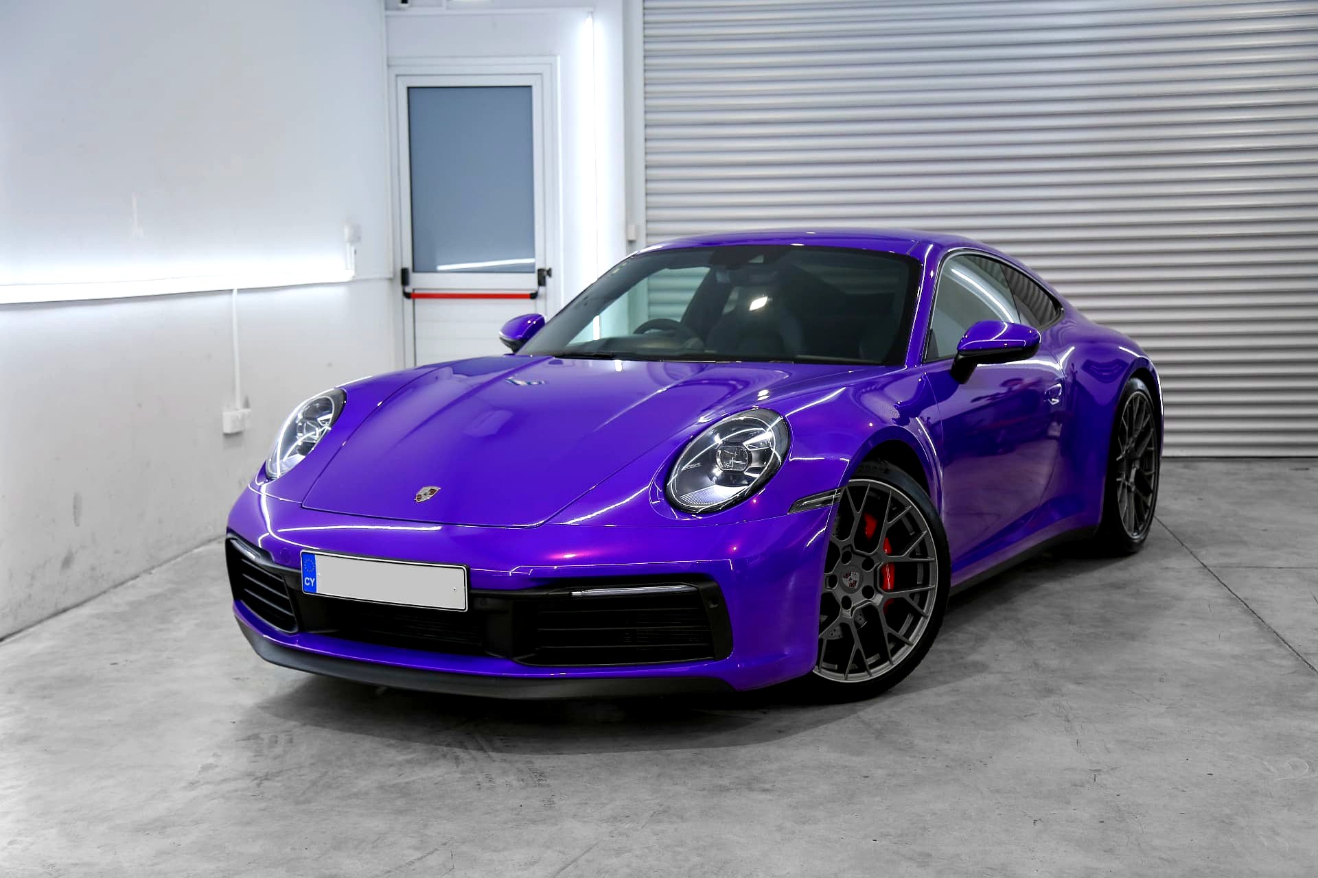 Porsche 911 — Vivid purple colour change